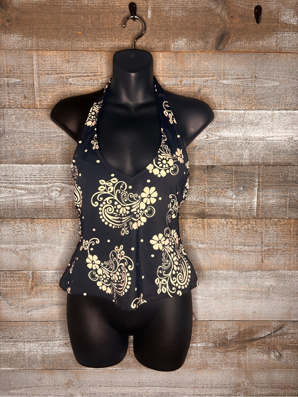 St.John’s Bay black paisley Y2K Halter Floral Paisley Black & Cream Women’s tank